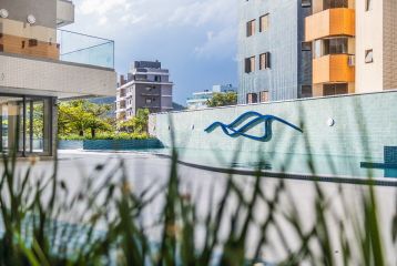 Cobertura com 3 Dormitórios (sendo 1 Suíte e 2 Demi) em Caiobá no Edifício Club Monte Lazulli - Ref.: 511